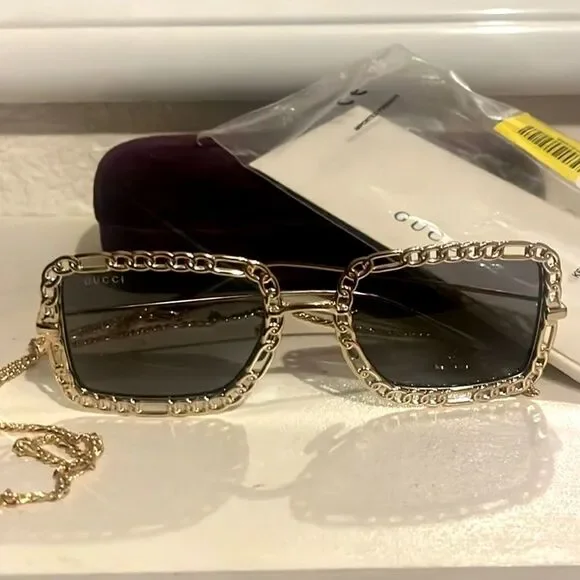 NWT GUCCI 54MM Rectangle Sunglasses Chain-Embellished  display picture 3